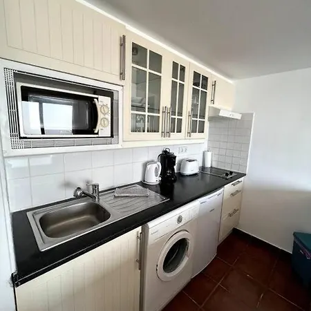Apartment Casa Breen - Spacious 1 Bedroom In Matagorda With Communal Pool Tias